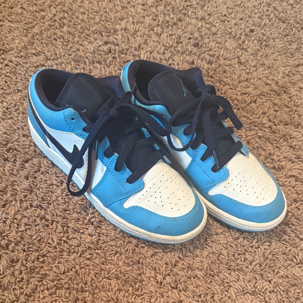 Nike Kids Sneakers in Blue and White Air Jordan